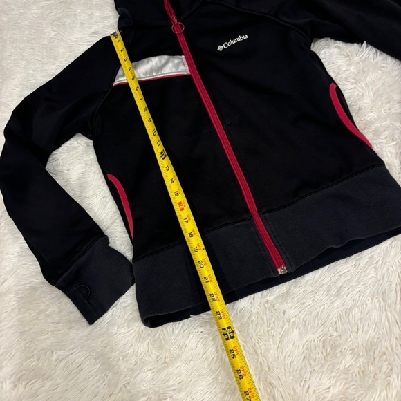 Columbia Women's Black and Red Ski Jacket - Picture 2 of 11